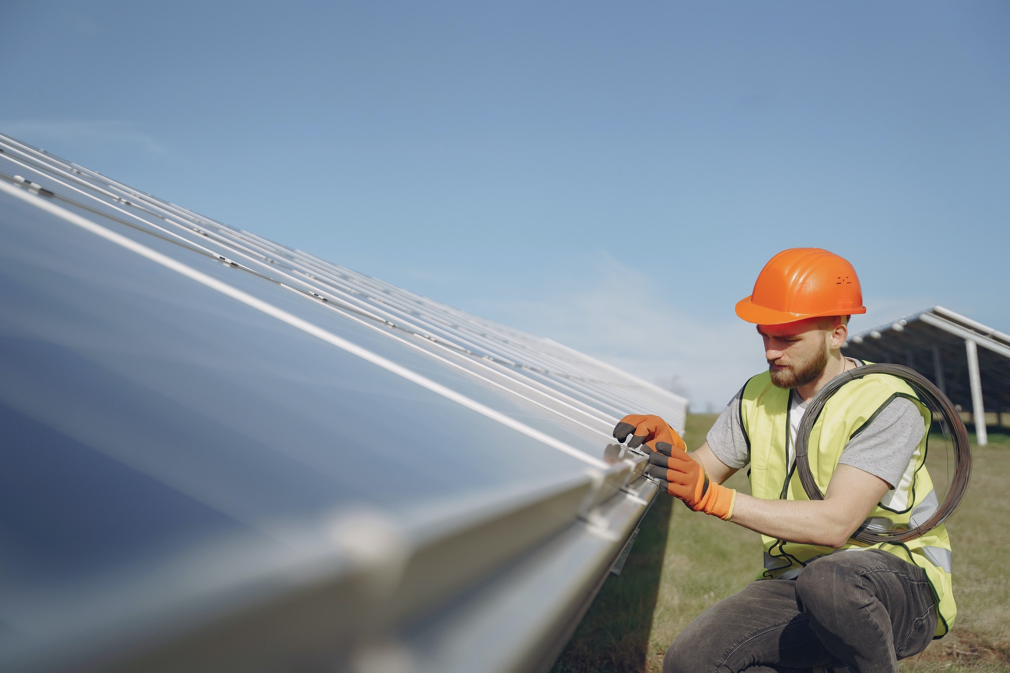 Asesoría energética encargada de ofrecer soluciones para el ahorro